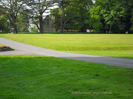 Scone Chapel, Moot Hill